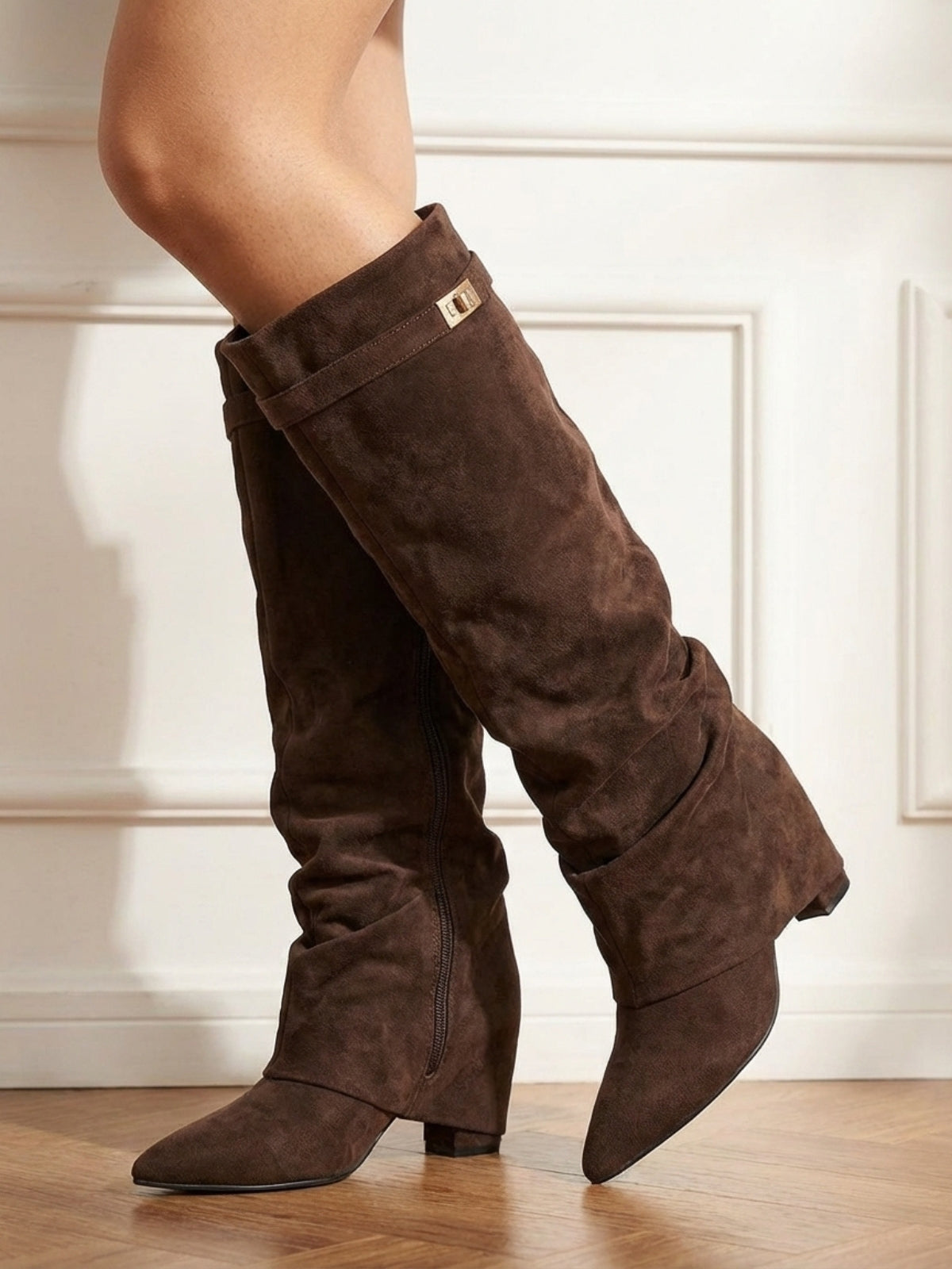 #color_dark brown